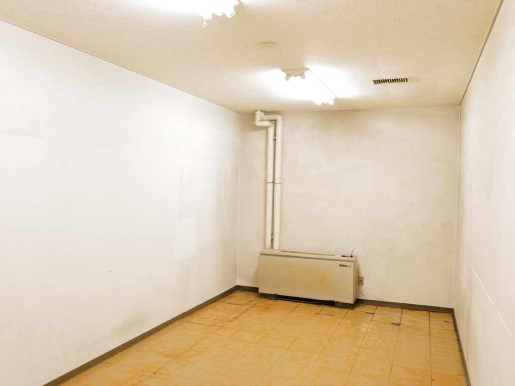 学校跡地の飯田橋でっかいレンタルスペースの地下生徒ロッカー室