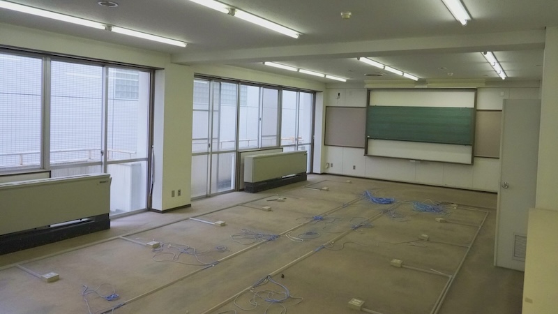 視聴覚室スペースの内観