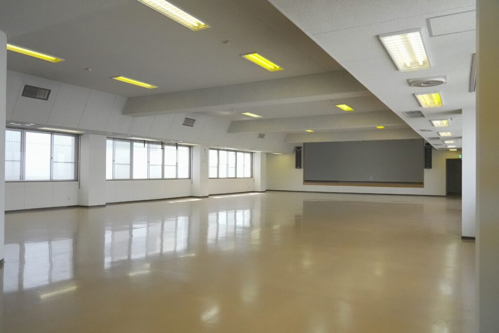 学校跡地の飯田橋でっかいレンタルスペースの体育館