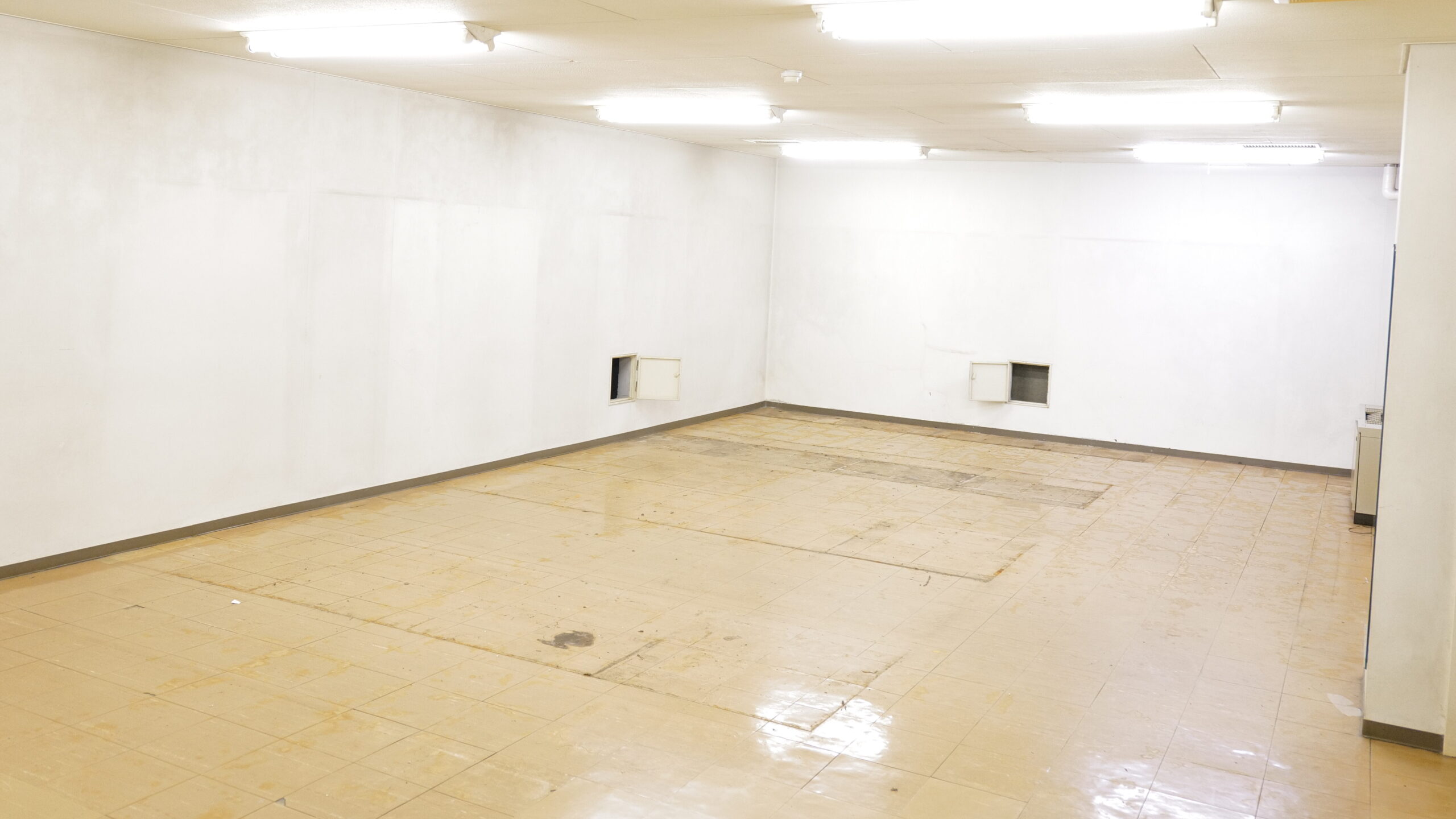 学校跡地の飯田橋でっかいレンタルスペースの地下大部屋１