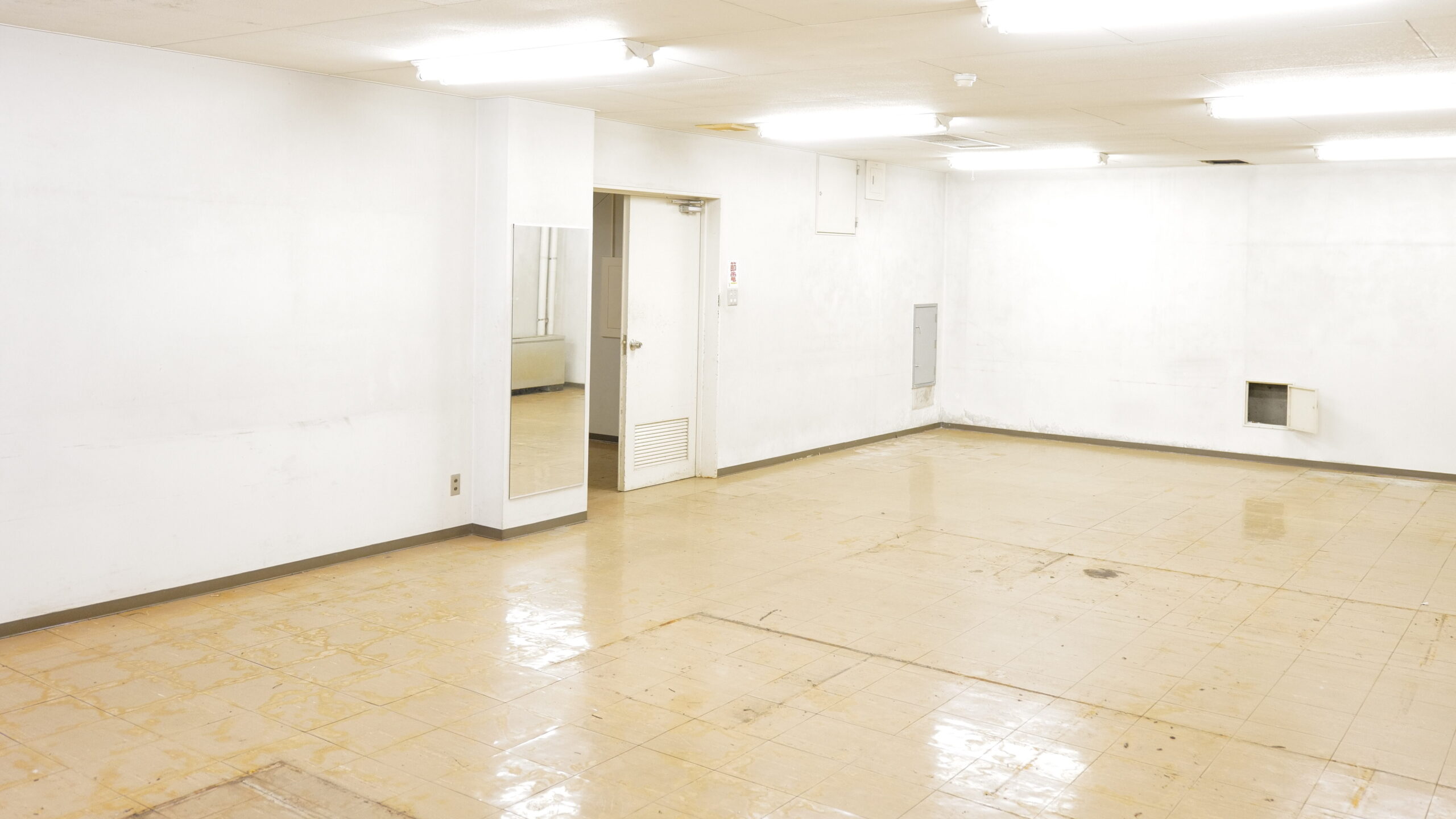 学校跡地の飯田橋でっかいレンタルスペースの地下大部屋１