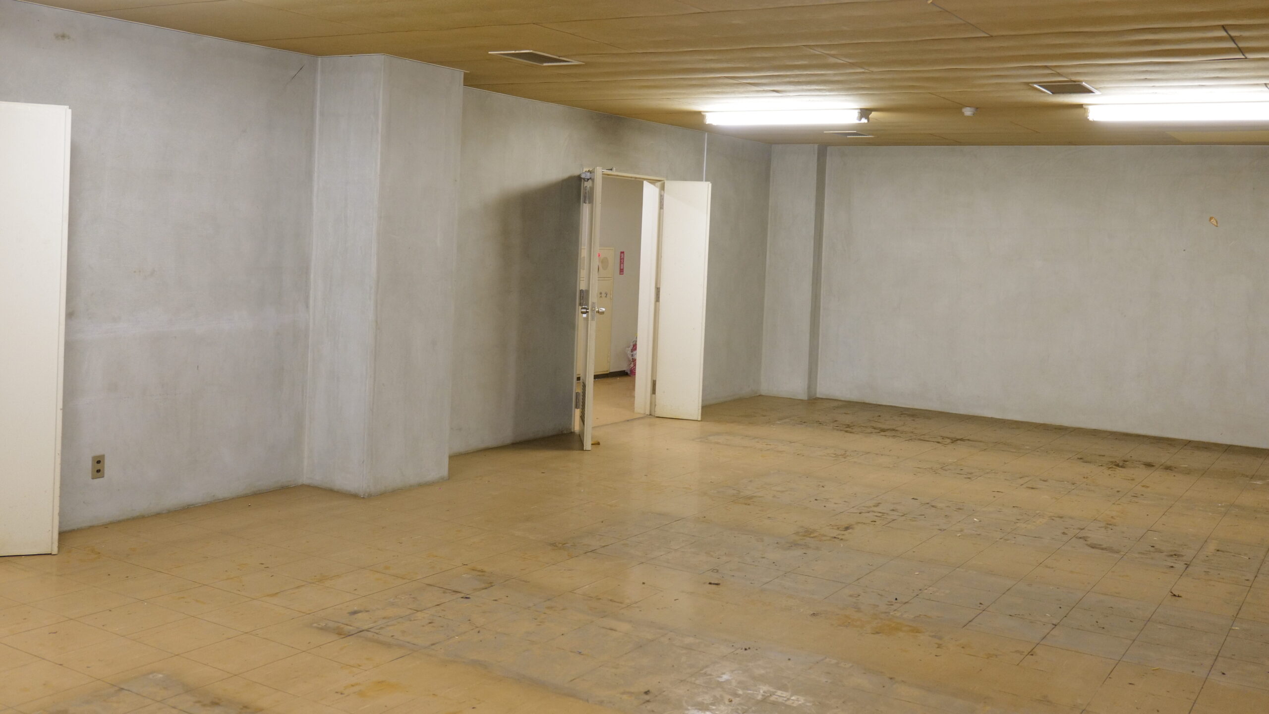 学校跡地の飯田橋でっかいレンタルスペースの地下大部屋２